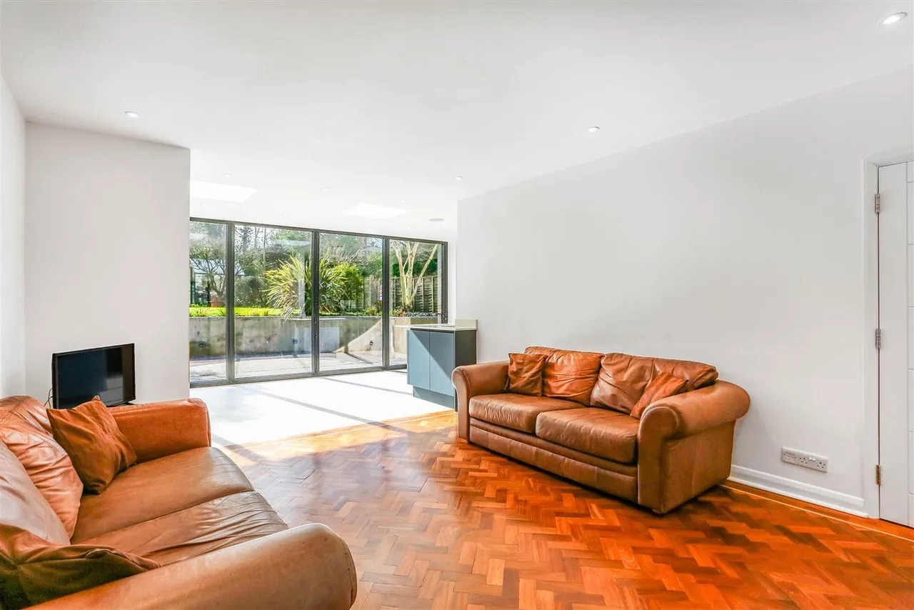 Hall Road, Wallington, SM6 0RT, photo 3