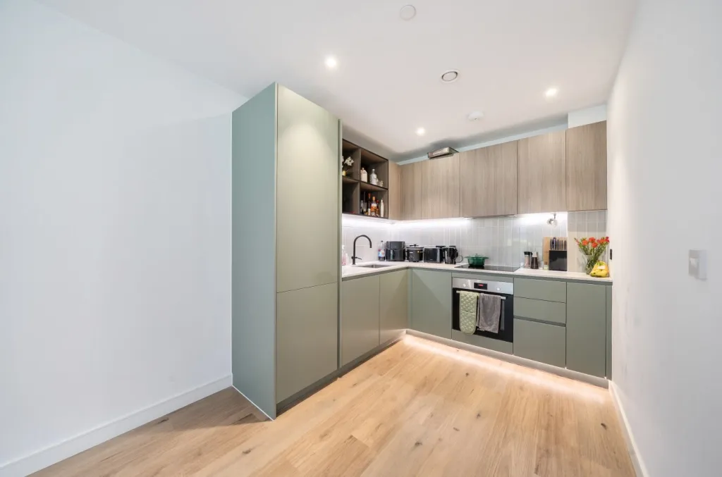 Cedrus Avenue, Southall, UB1, photo 17