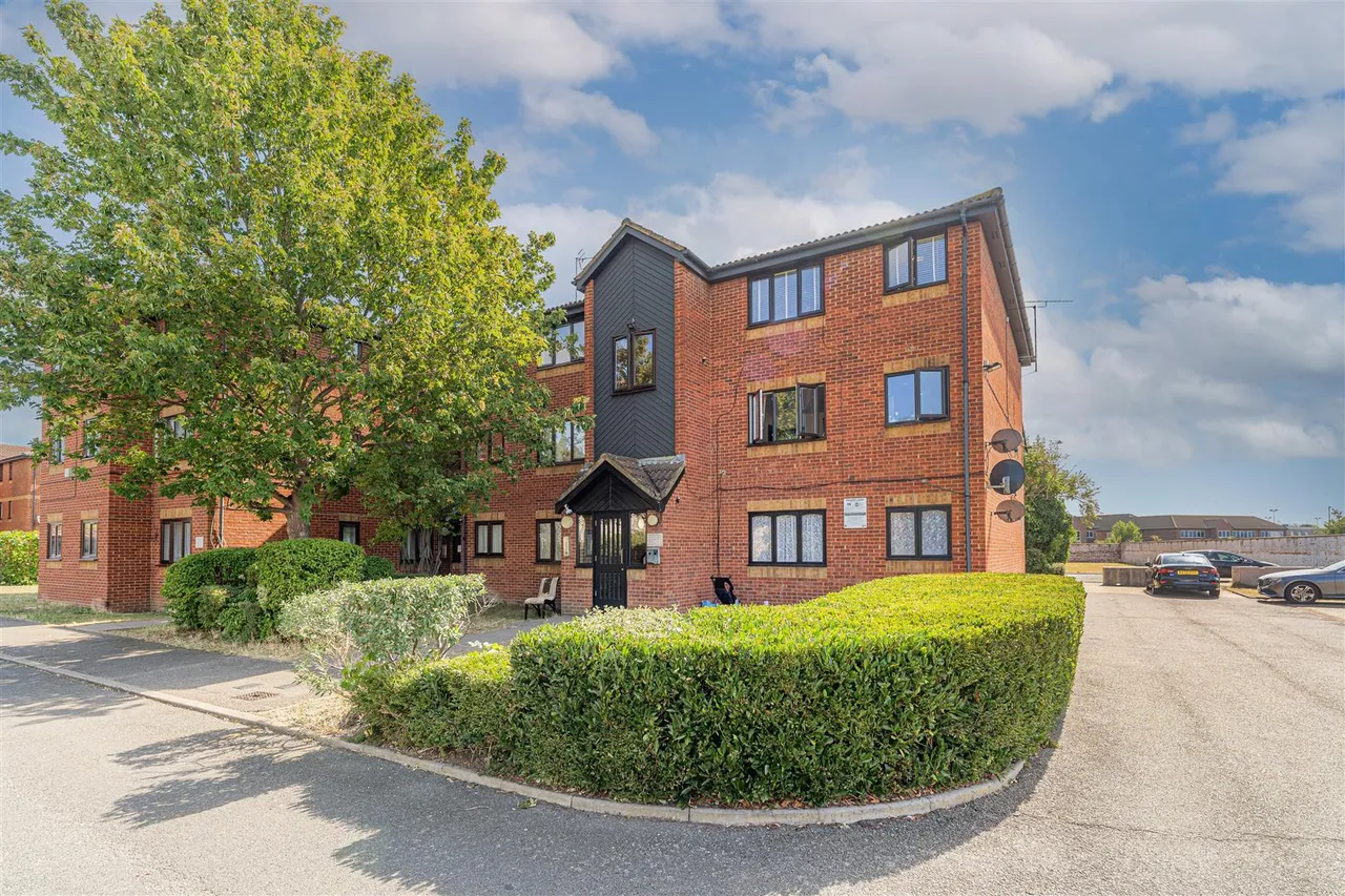 1 bed flat for sale, Hutton Court, Edmonton, N9