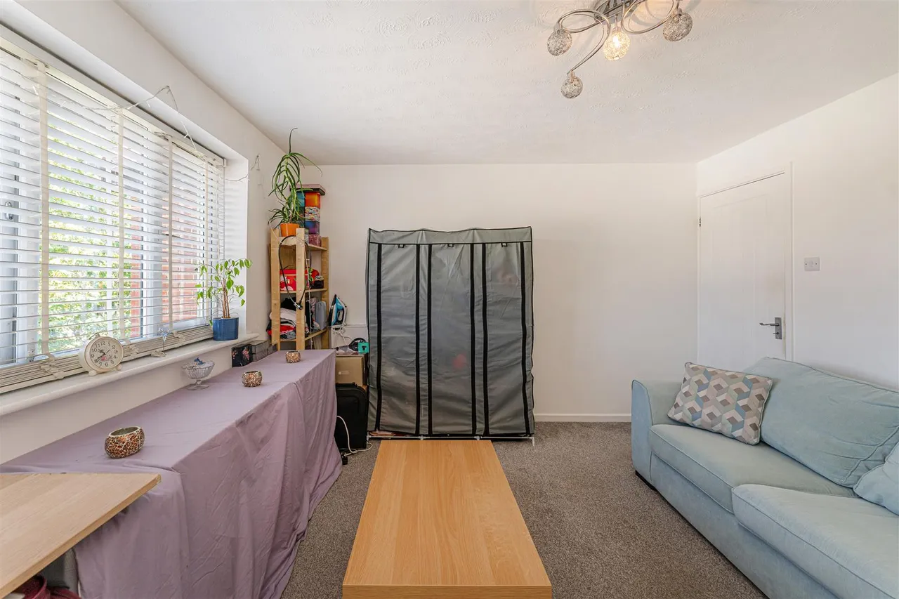 Hutton Court, Edmonton, N9, photo 6