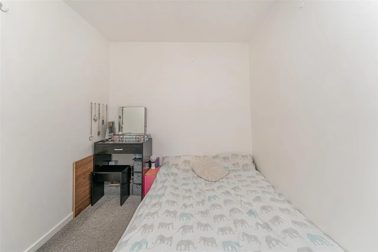 Hutton Court, Edmonton, N9, photo 8