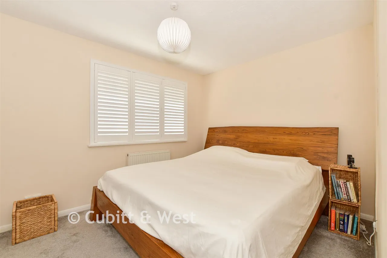 The Fieldings, Southwater, RH13, photo 12