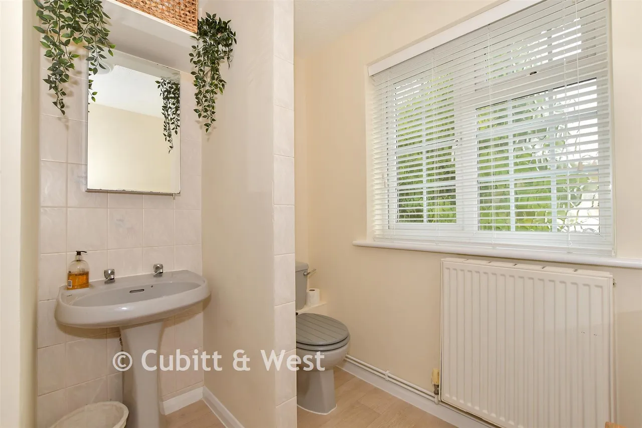 The Fieldings, Southwater, RH13, photo 10