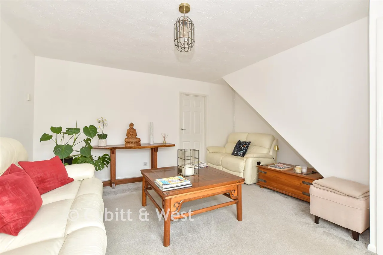 The Fieldings, Southwater, RH13, photo 6
