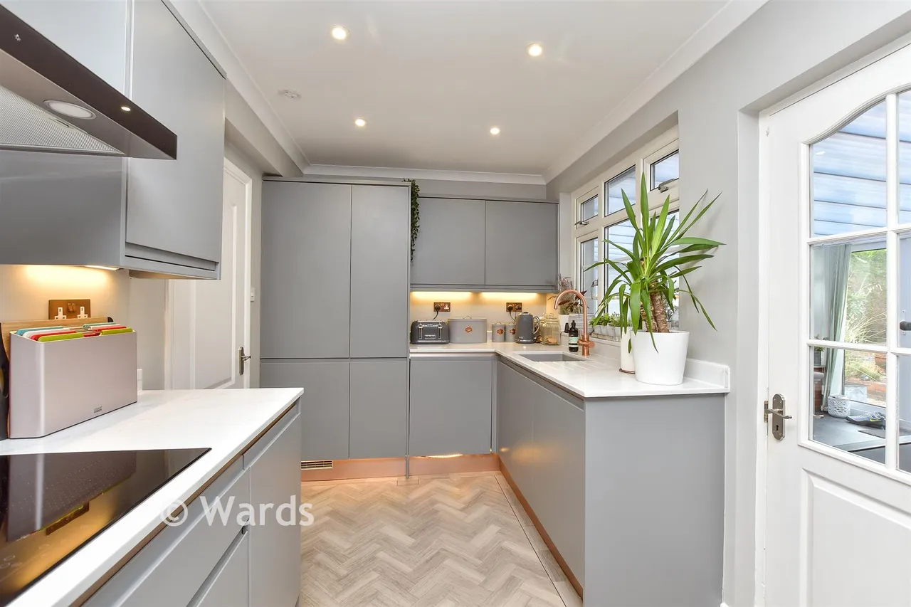 Maidstone Road, Rainham, ME8, photo 5