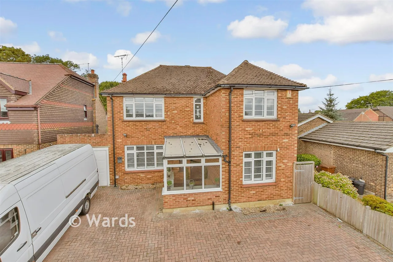 4 bed house for sale, Maidstone Road, Rainham, ME8
