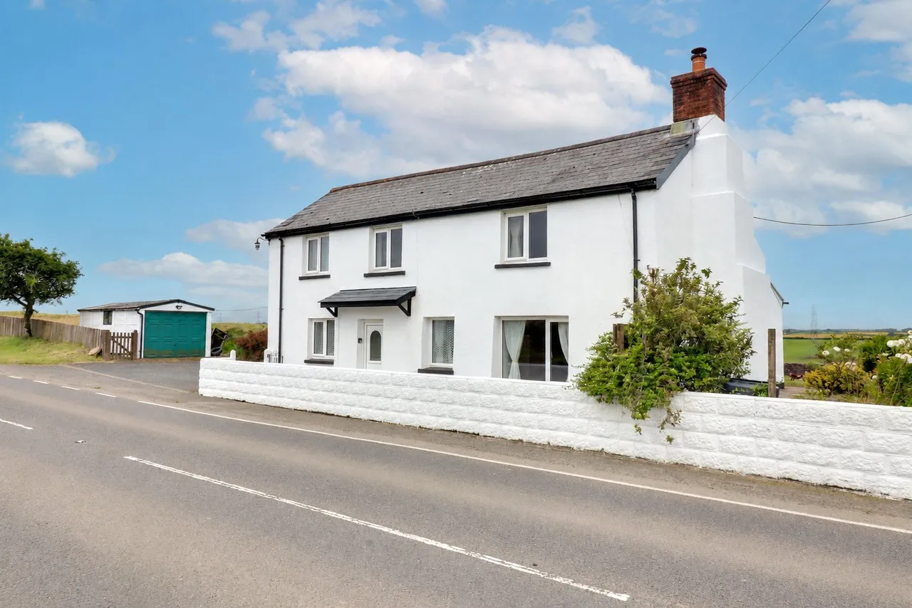 3 bed house for sale, Newton St. Petrock, Holsworthy, EX22