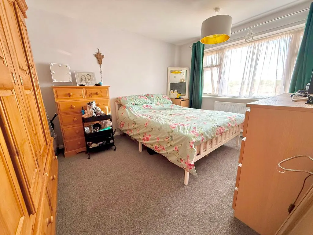 Wheatfield Road, Luton LU4 0TT, photo 6