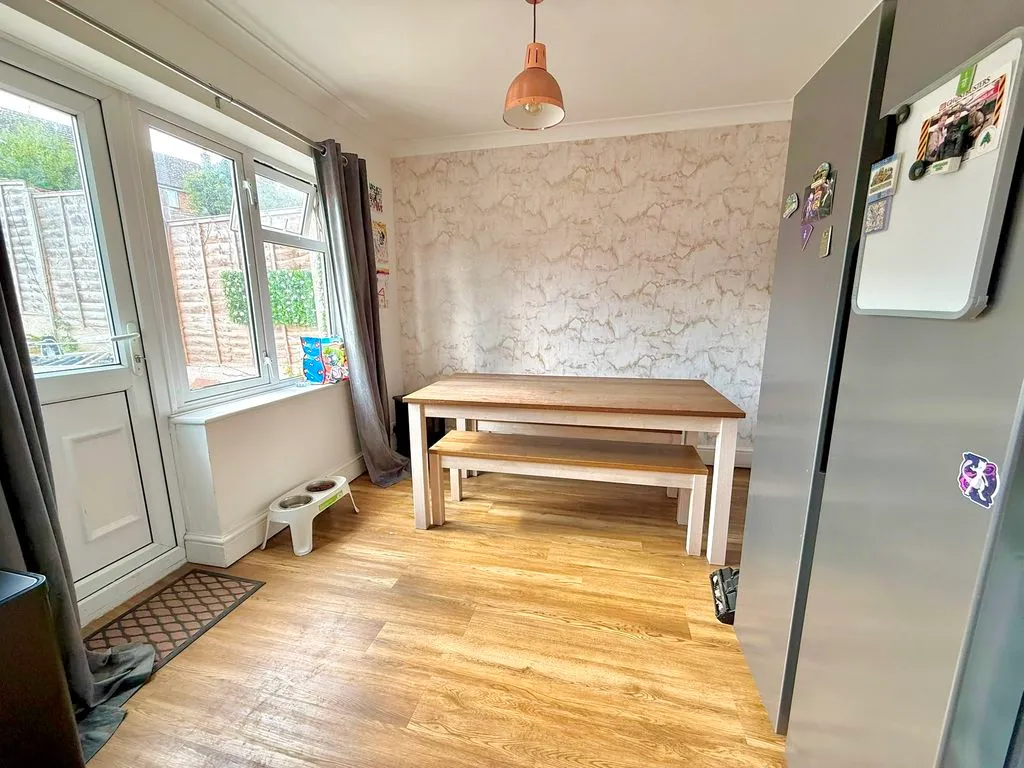Wheatfield Road, Luton LU4 0TT, photo 5