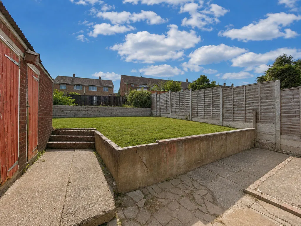 Wheatfield Road, Luton LU4 0TT, photo 9