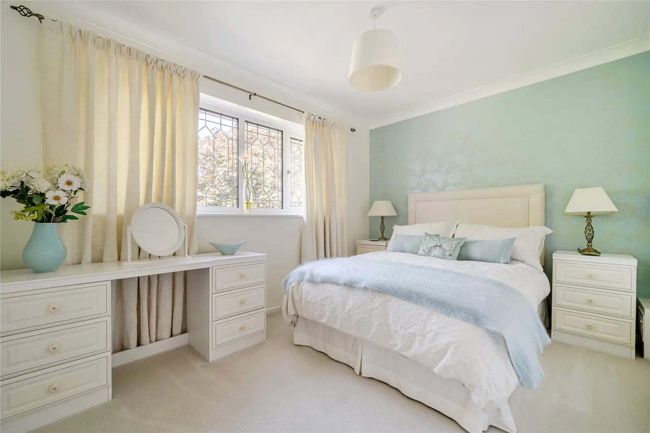 Clearsprings, Lightwater, GU18, photo 9