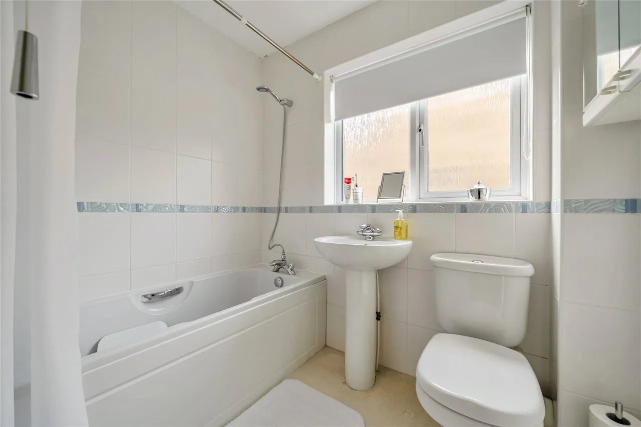 Clearsprings, Lightwater, GU18, photo 11