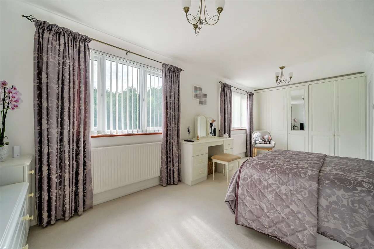 Clearsprings, Lightwater, GU18, photo 15