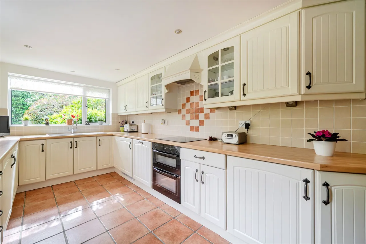 Clearsprings, Lightwater, GU18, photo 4