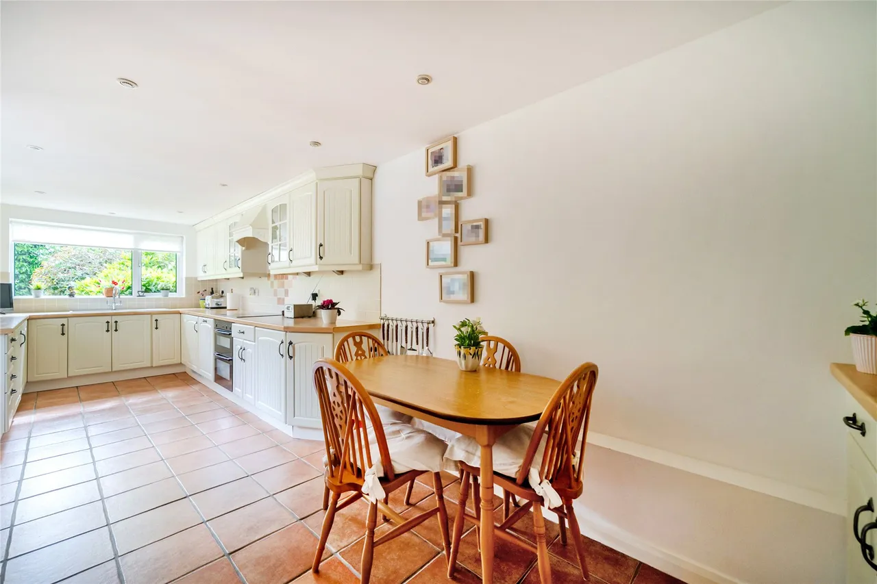 Clearsprings, Lightwater, GU18, photo 3
