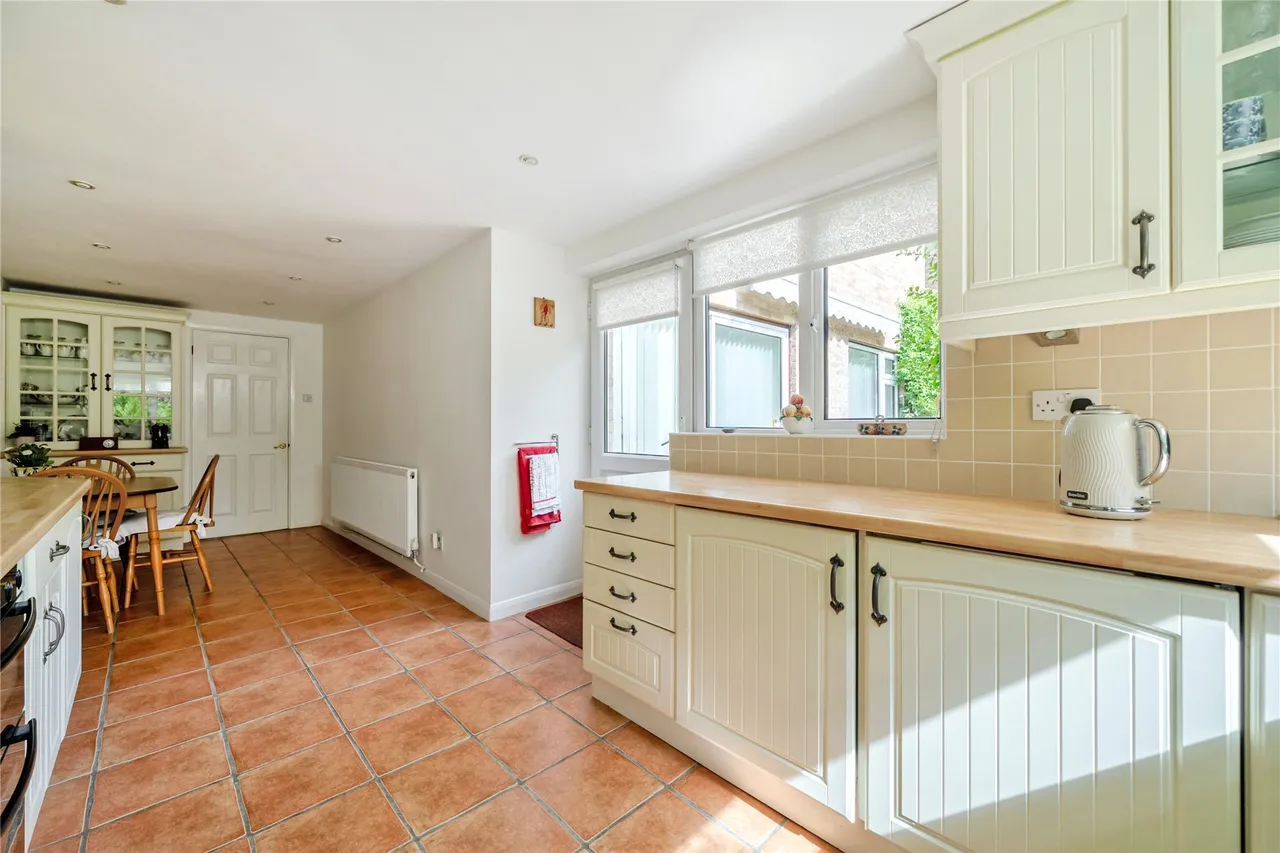 Clearsprings, Lightwater, GU18, photo 5