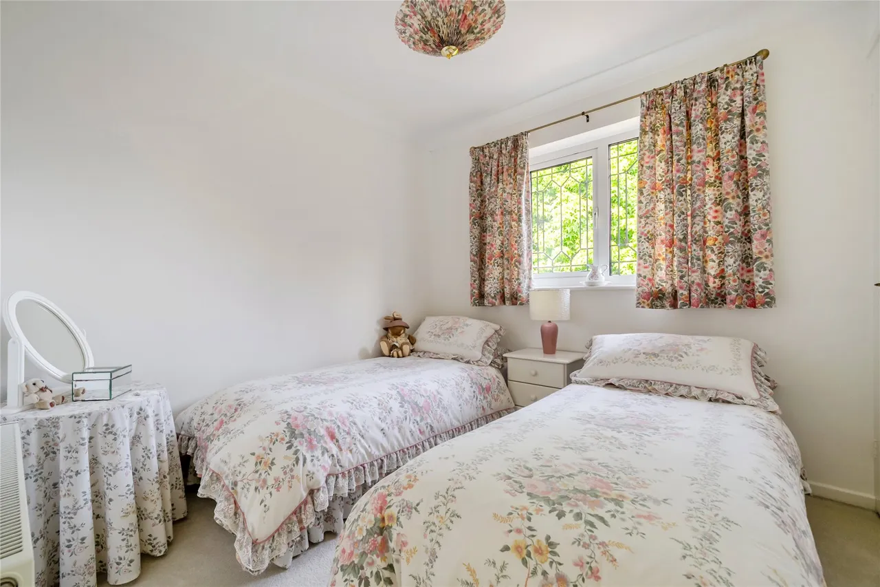 Clearsprings, Lightwater, GU18, photo 17