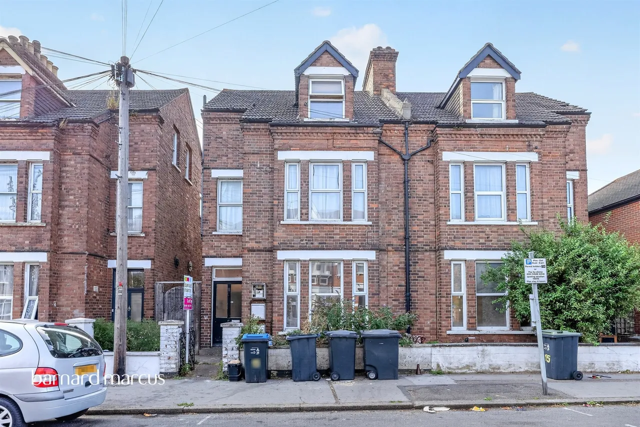 2 bed flat for sale — Bulganak Road, Thornton Heath