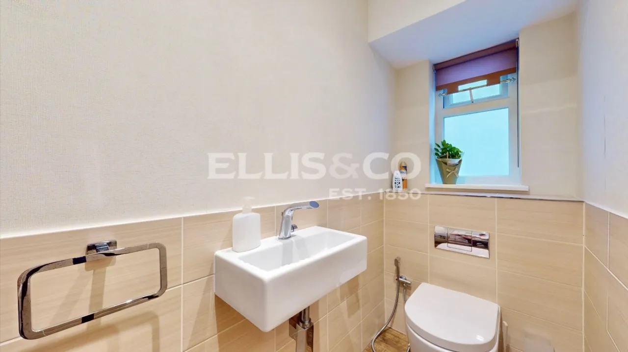 Oaklands Avenue, Watford, WD19, photo 17