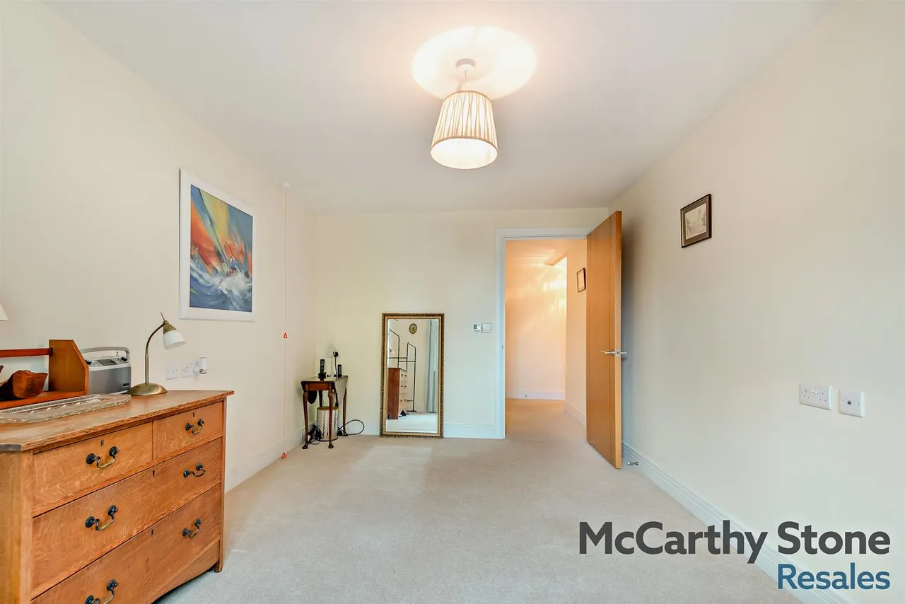 St. Georges Road, Cheltenham, GL50, photo 12
