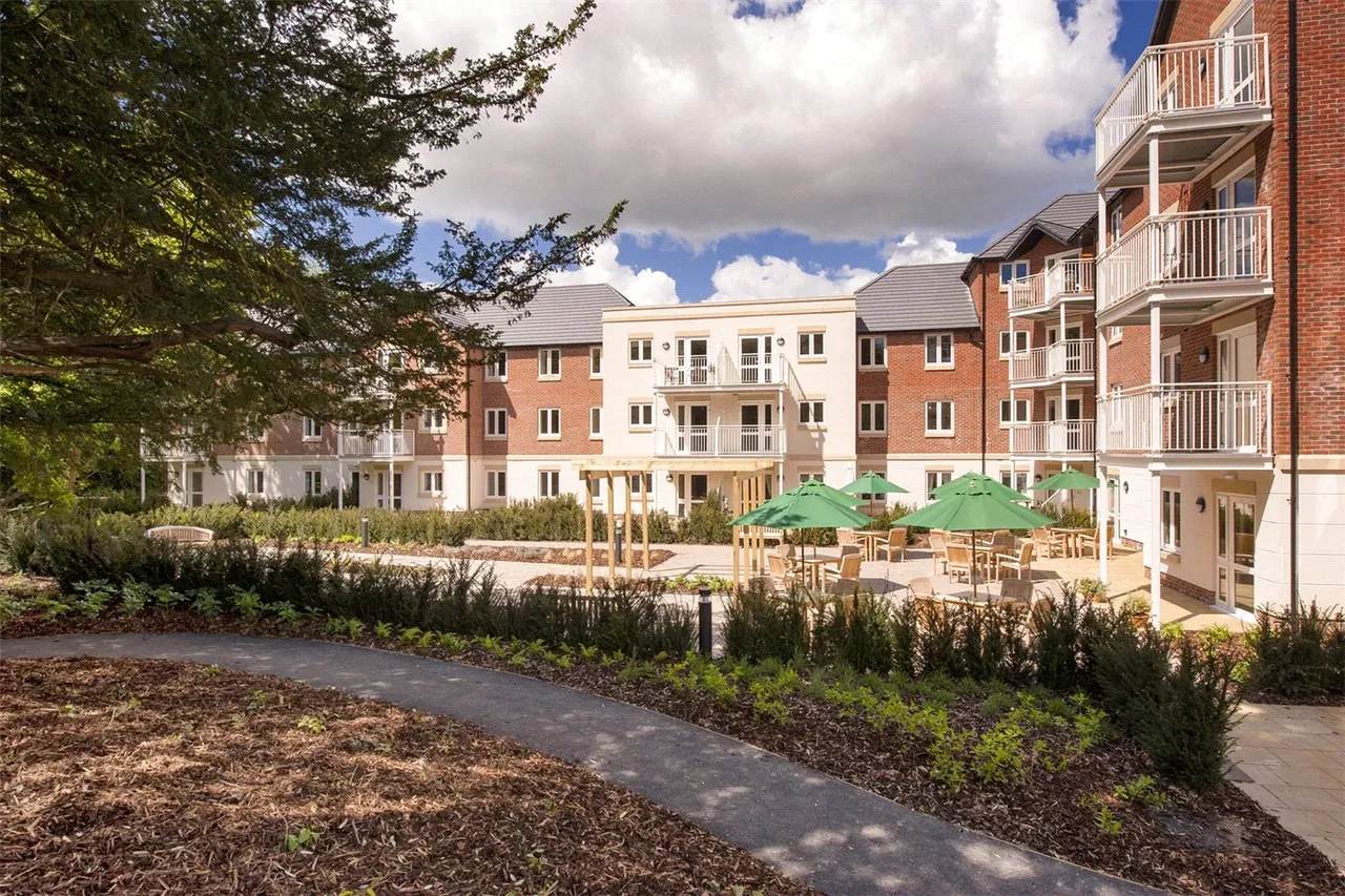 Bath Road, Devizes, Wiltshire, SN10, photo 9