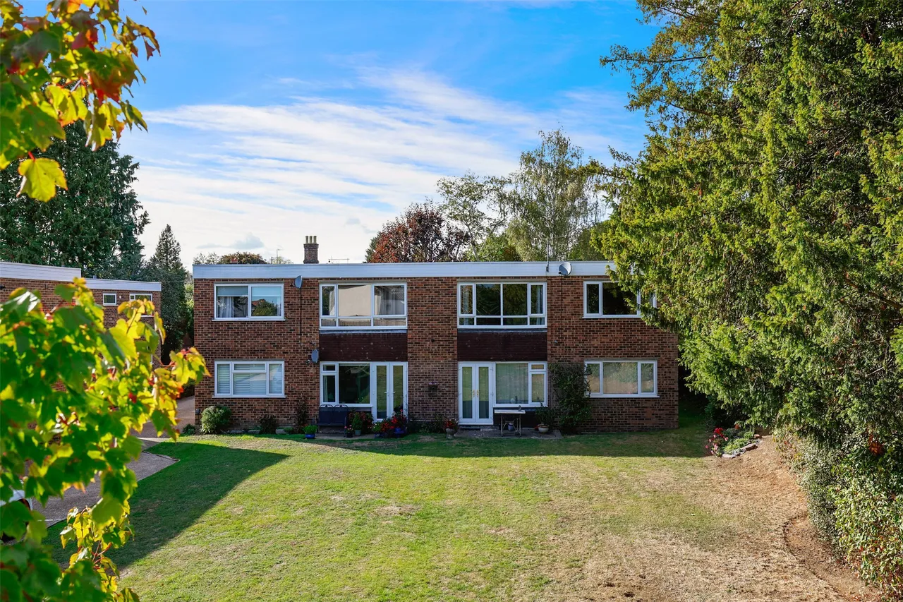 2 bed property for sale, Alma Road, Reigate, RH2