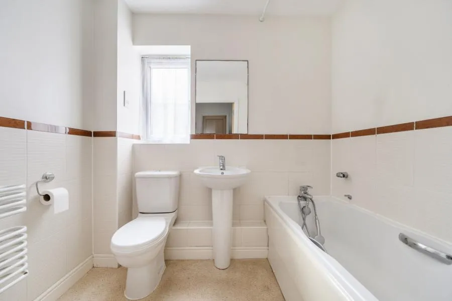 St. Catherines Wood, Camberley, GU15, photo 6