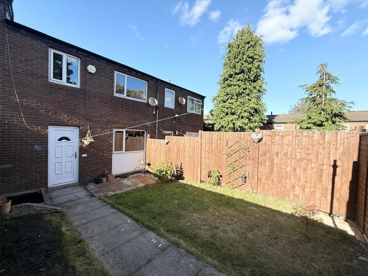 3 bed house to rent, Snowden Vale, Leeds, LS13