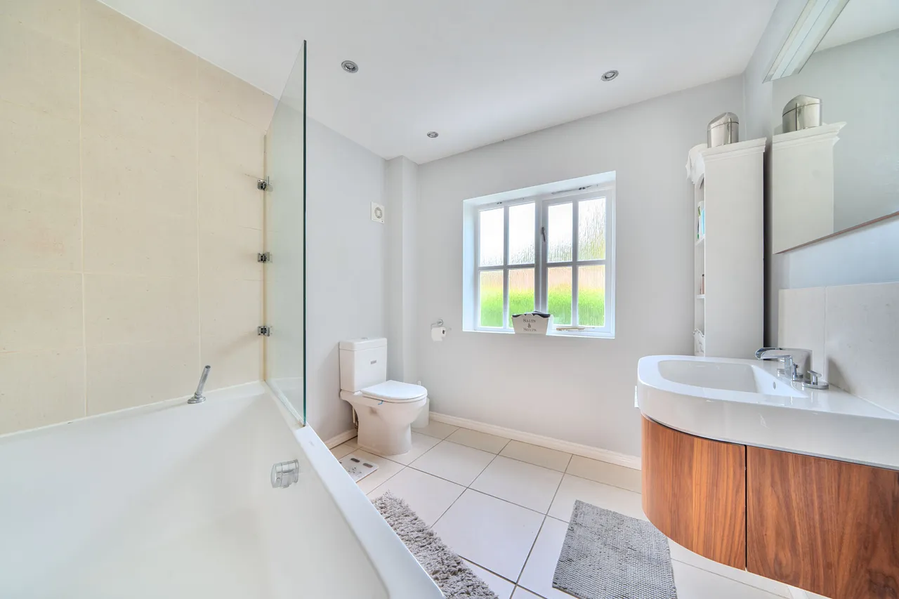 Danvers Drive, Church Crookham, GU52, photo 8
