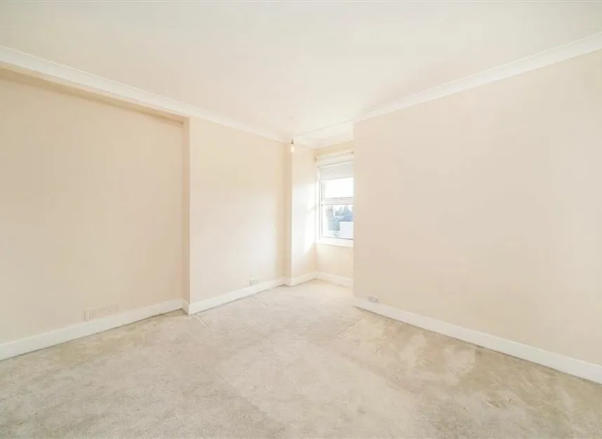 Bramshot Avenue, Charlton, SE7, photo 9
