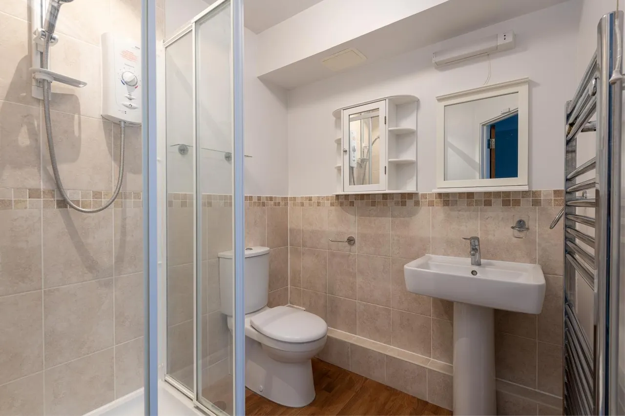 Lawn Road, Northfleet, Kent DA11 9HW, photo 7