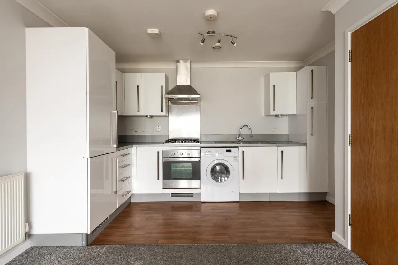 Lawn Road, Northfleet, Kent DA11 9HW, photo 2