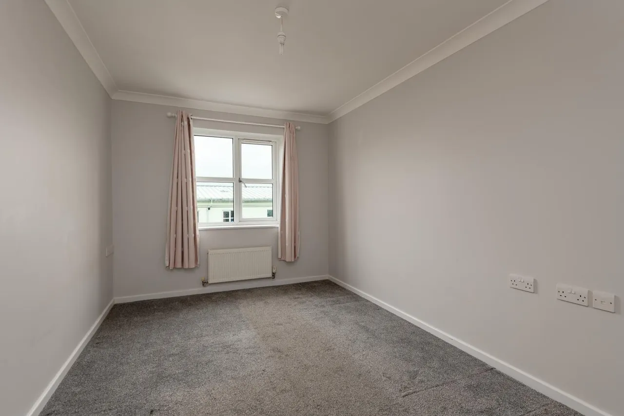 Lawn Road, Northfleet, Kent DA11 9HW, photo 8