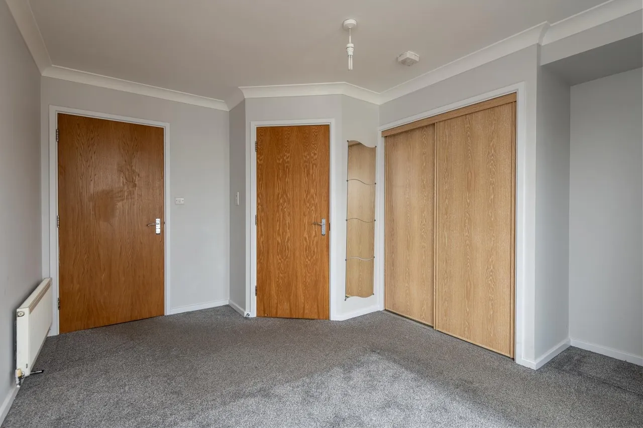 Lawn Road, Northfleet, Kent DA11 9HW, photo 6