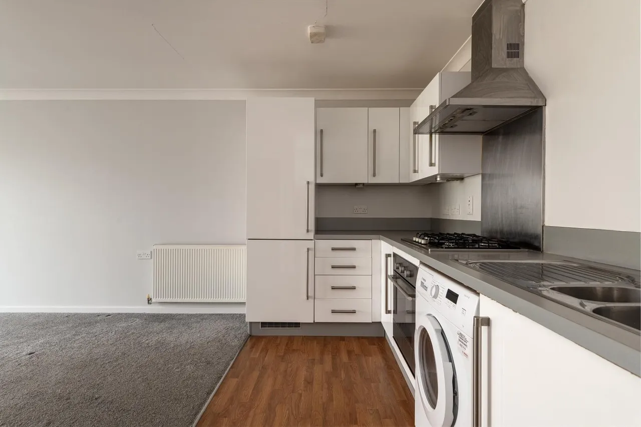 Lawn Road, Northfleet, Kent DA11 9HW, photo 4