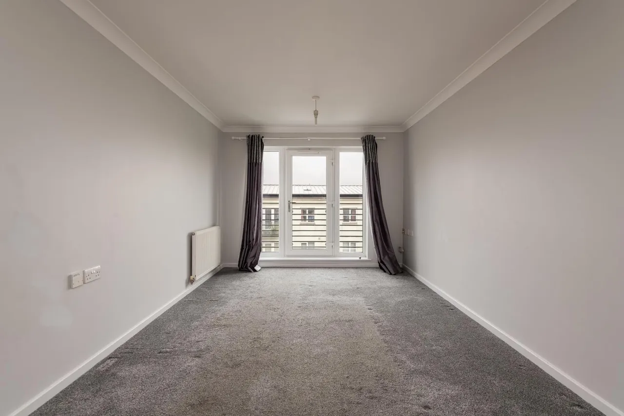 Lawn Road, Northfleet, Kent DA11 9HW, photo 3