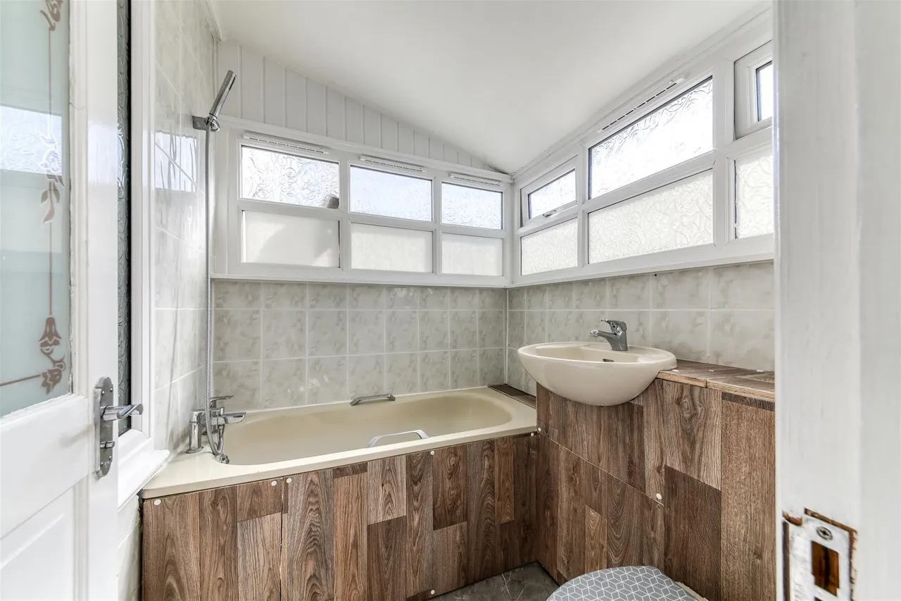Foxley Road, Thornton Heath, photo 8