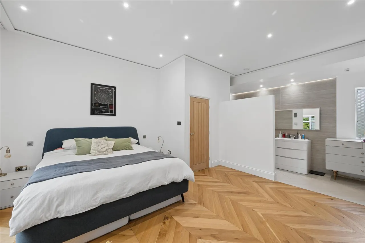 Booth Road, Altrincham, WA14, photo 15