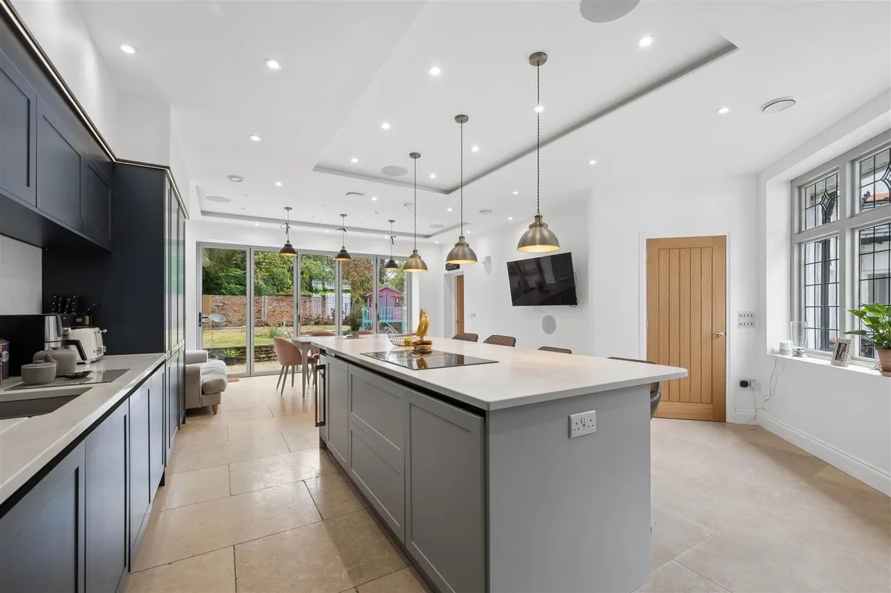 Booth Road, Altrincham, WA14, photo 9