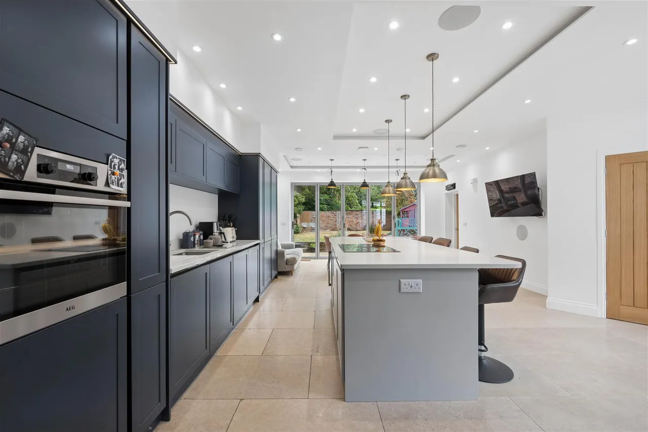 Booth Road, Altrincham, WA14, photo 7