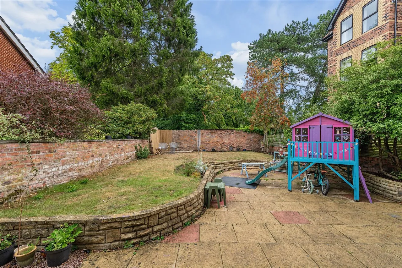 Booth Road, Altrincham, WA14, photo 25