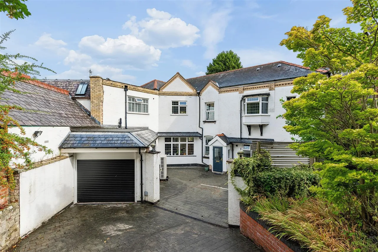 4 bed house for sale, Booth Road, Altrincham, WA14