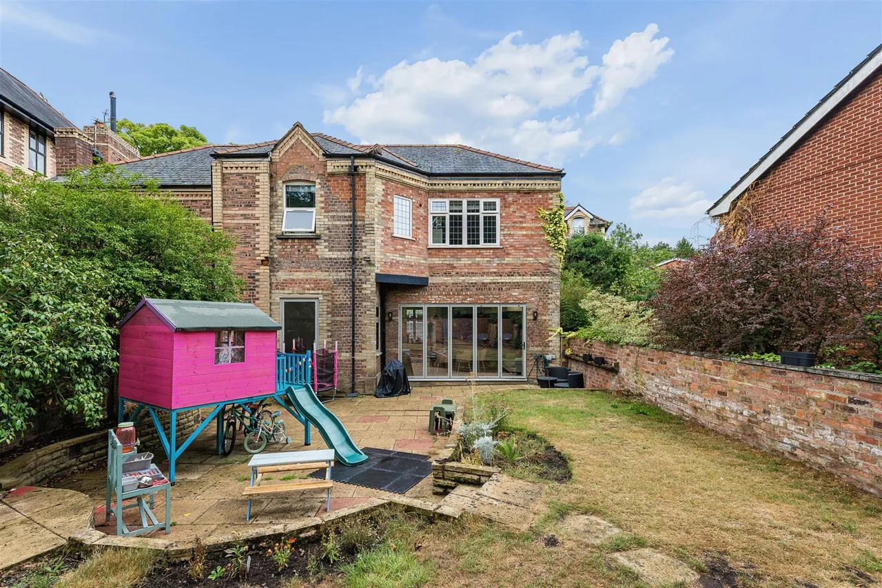 Booth Road, Altrincham, WA14, photo 26