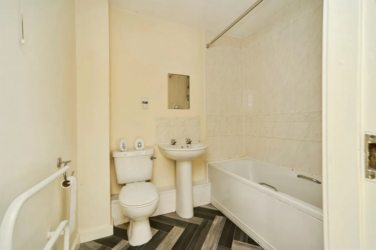 Broadlands Court, Pudsey, photo 12