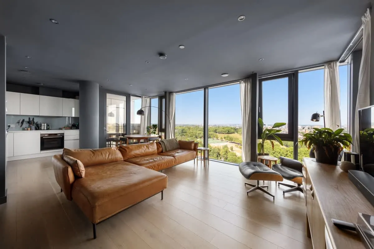 2 bed flat for sale, City North Place, London, N4
