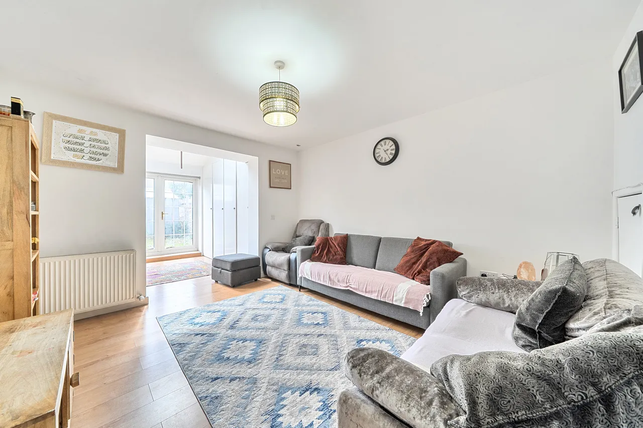 25 The Harebreaks, Watford, photo 3