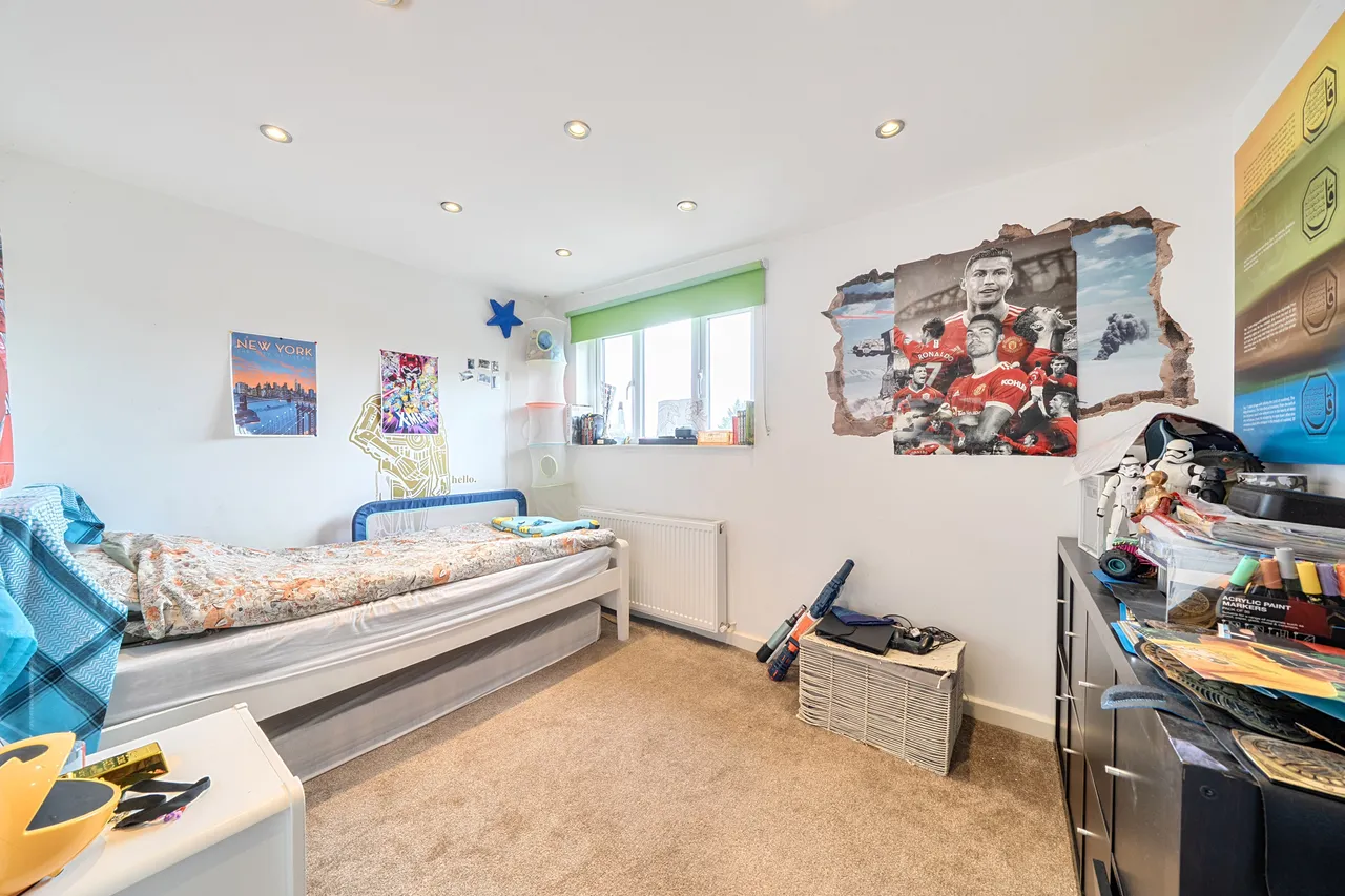 25 The Harebreaks, Watford, photo 7