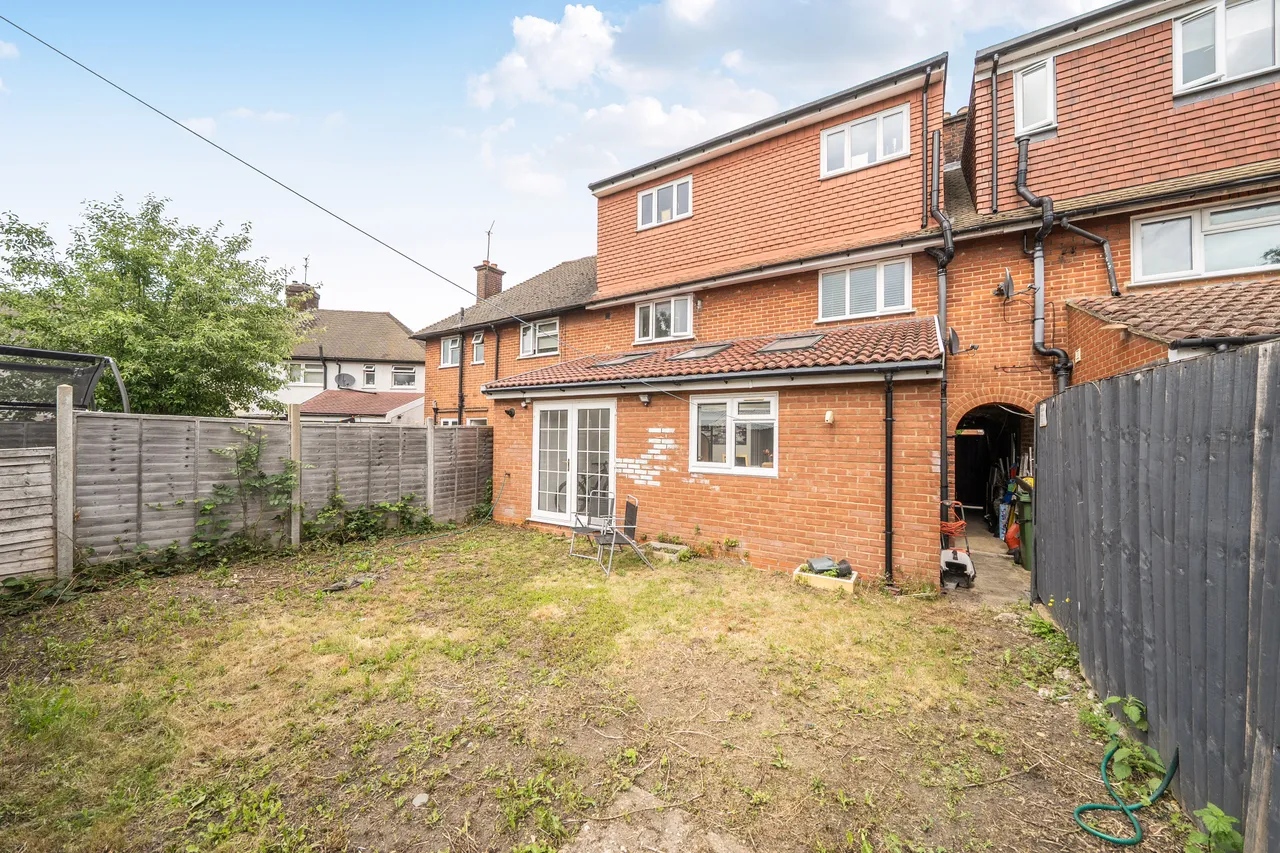 25 The Harebreaks, Watford, photo 9