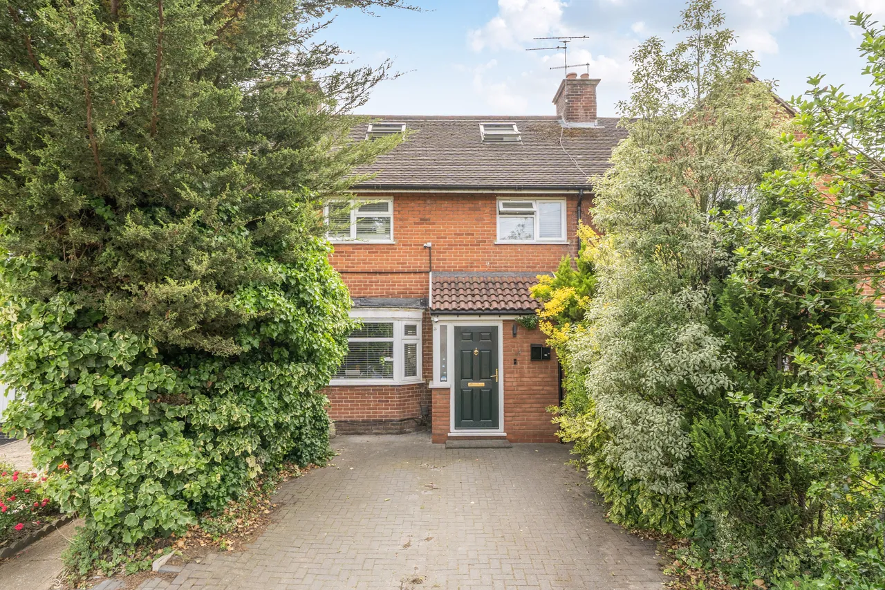 5 bed house for sale — 25 The Harebreaks, Watford