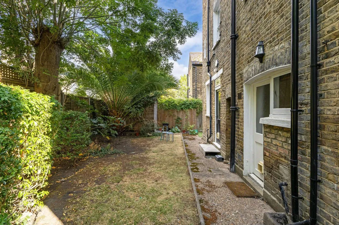 Norfolk Mansions, Santos Road, Putney, London, SW18 1NU, photo 8